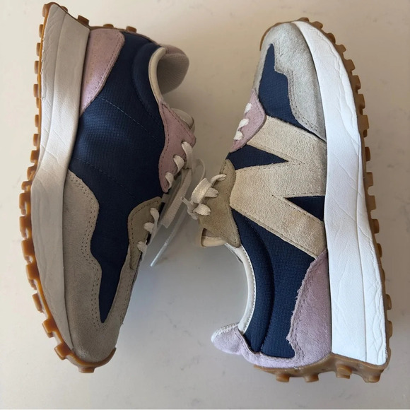 New Balance 327 Rare Color combination Blue Purple Gray Sneakers Size: 6 - Picture 4 of 8